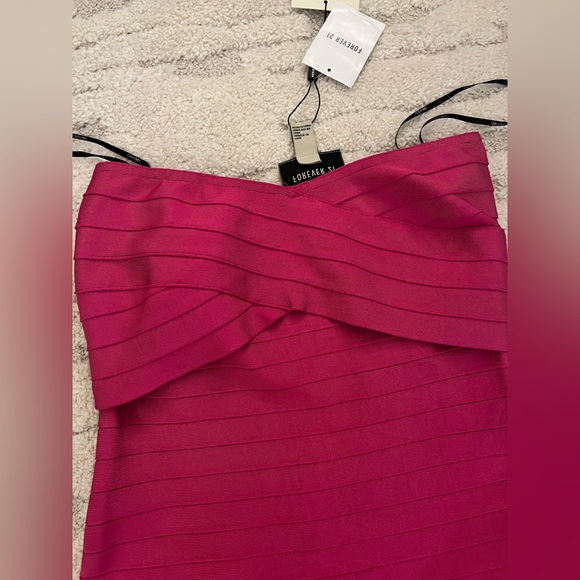 💖💞💗🌸 NWT - new with tags Herve Leger hot pink bandage dress ⚡️⚡️⚡️ - Picture 6 of 9